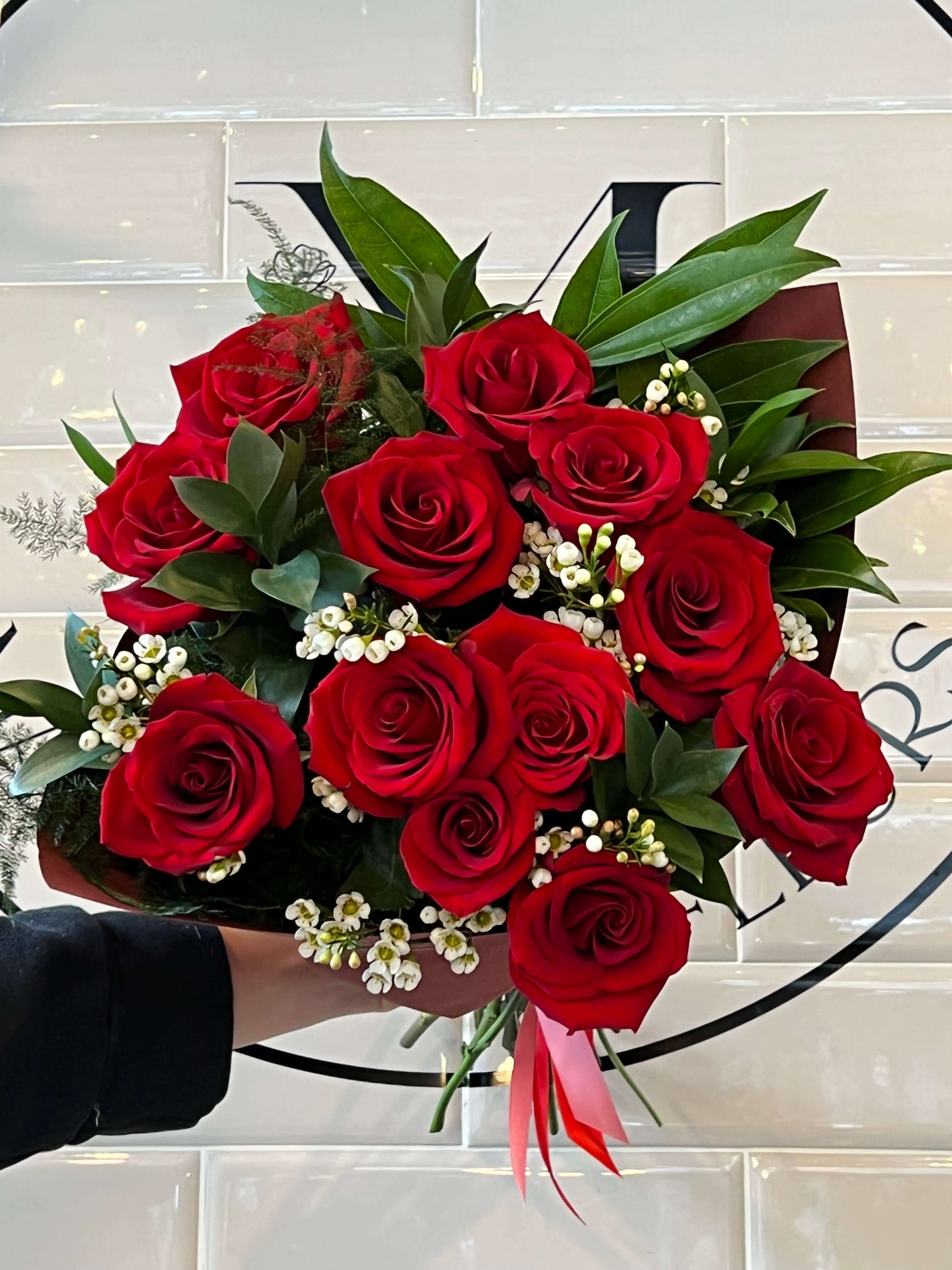 12 Red Roses Wax White | Marché Aux Fleurs MTL514 | MTL
